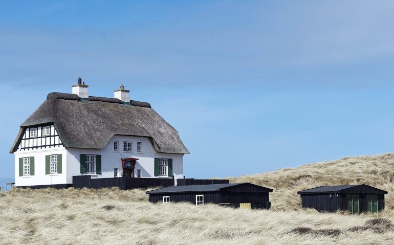 experimentmr-house-10316785_1920 (1)